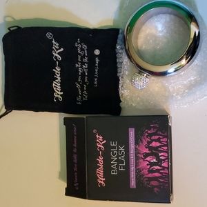 New Hillside kit silver round bangle bracelet flask with rhinestone top